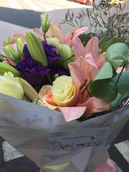 Ramo Lilies